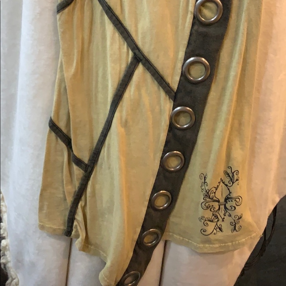Shirt - Picture 3 of 5
